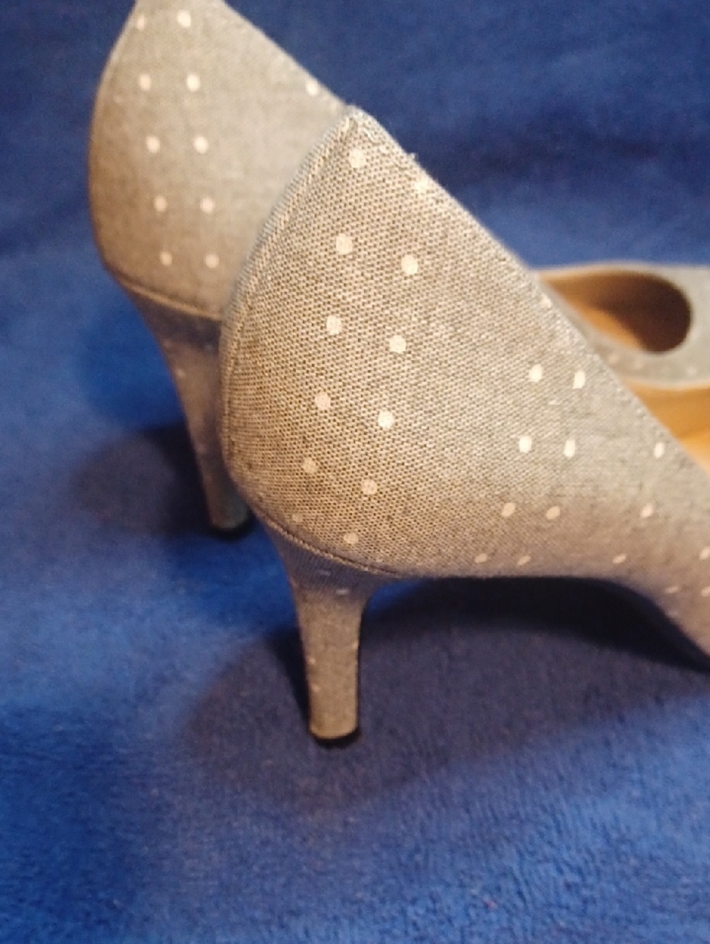 Kelly & Katie Silver Gray Polka Dot Pumps - Picture 4 of 8